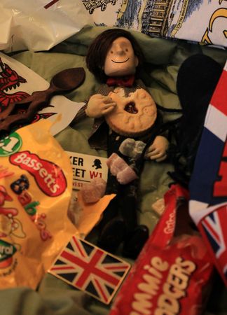 The Doctor Puppet Goes to London – TVWriter.Com